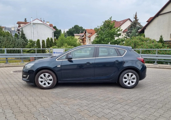 Opel Astra cena 23900 przebieg: 219000, rok produkcji 2014 z Gdańsk małe 79